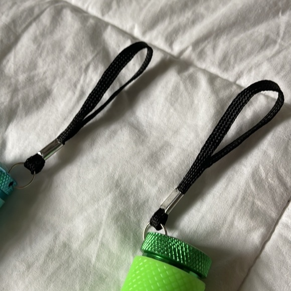 Blue/green mini flashlights , great for in purse or car - Picture 3 of 6